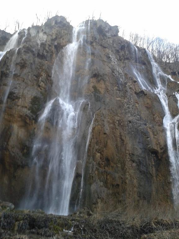 House Anamarija Hotel Selište Drežničko Kültér fotó