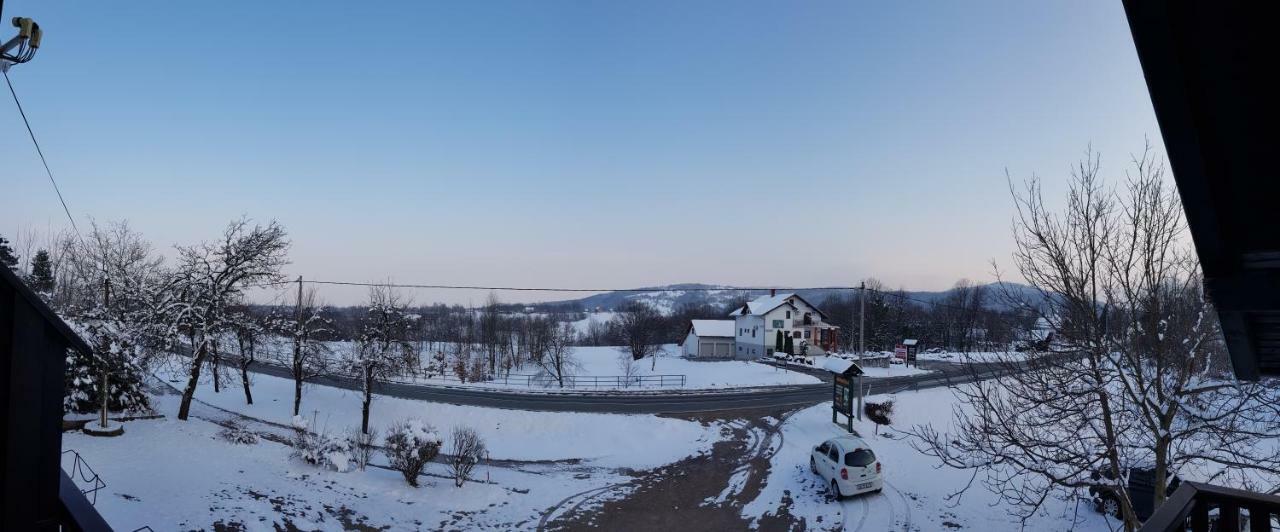House Anamarija Hotel Selište Drežničko Kültér fotó