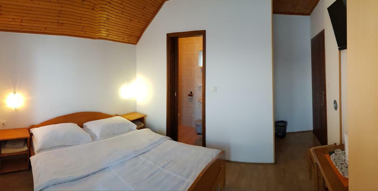 House Anamarija Hotel Selište Drežničko Kültér fotó